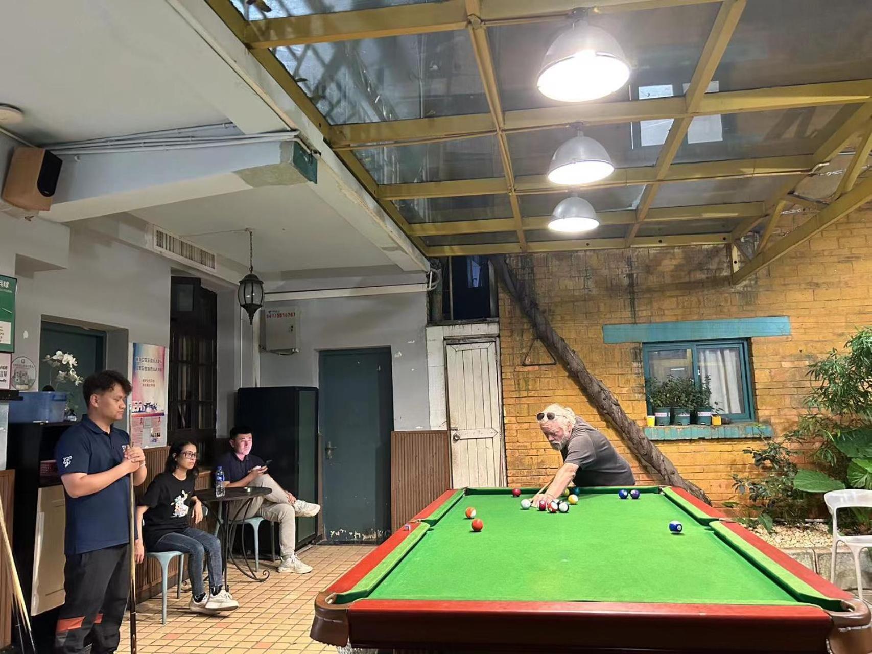 The Cloudland International Youth Hostel Close To The City Center,10 Min Walks To The Subway, Close To The Night Market, Old Street, Green Lake, English-Speaking Service, Free Activity Convenient Payment And Visa Cards Are Accepted Kunming Bagian luar foto
