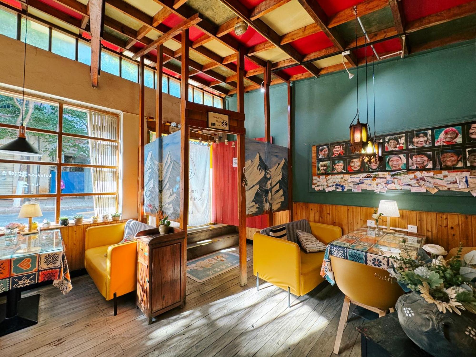 The Cloudland International Youth Hostel Close To The City Center,10 Min Walks To The Subway, Close To The Night Market, Old Street, Green Lake, English-Speaking Service, Free Activity Convenient Payment And Visa Cards Are Accepted Kunming Bagian luar foto