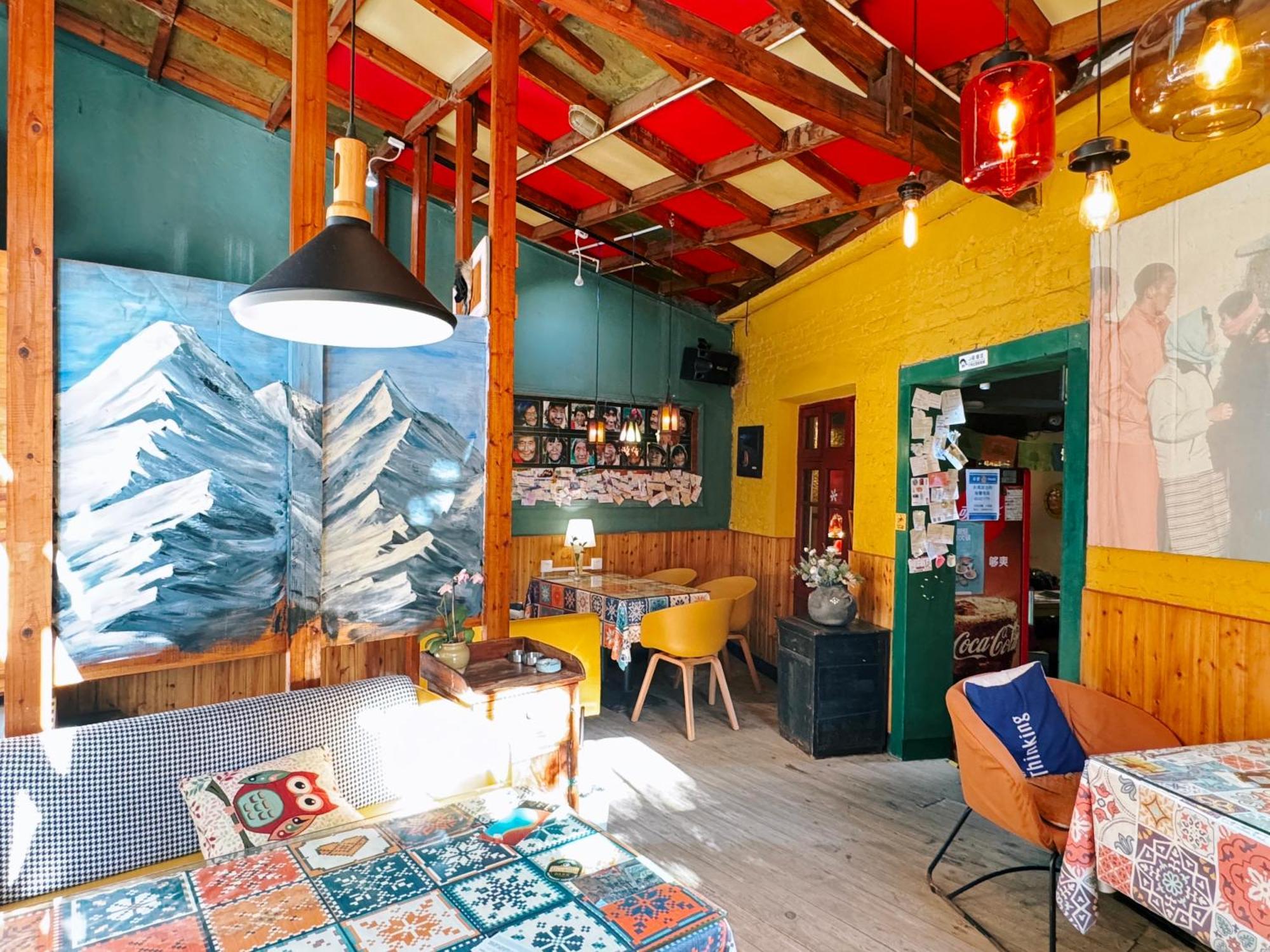 The Cloudland International Youth Hostel Close To The City Center,10 Min Walks To The Subway, Close To The Night Market, Old Street, Green Lake, English-Speaking Service, Free Activity Convenient Payment And Visa Cards Are Accepted Kunming Bagian luar foto