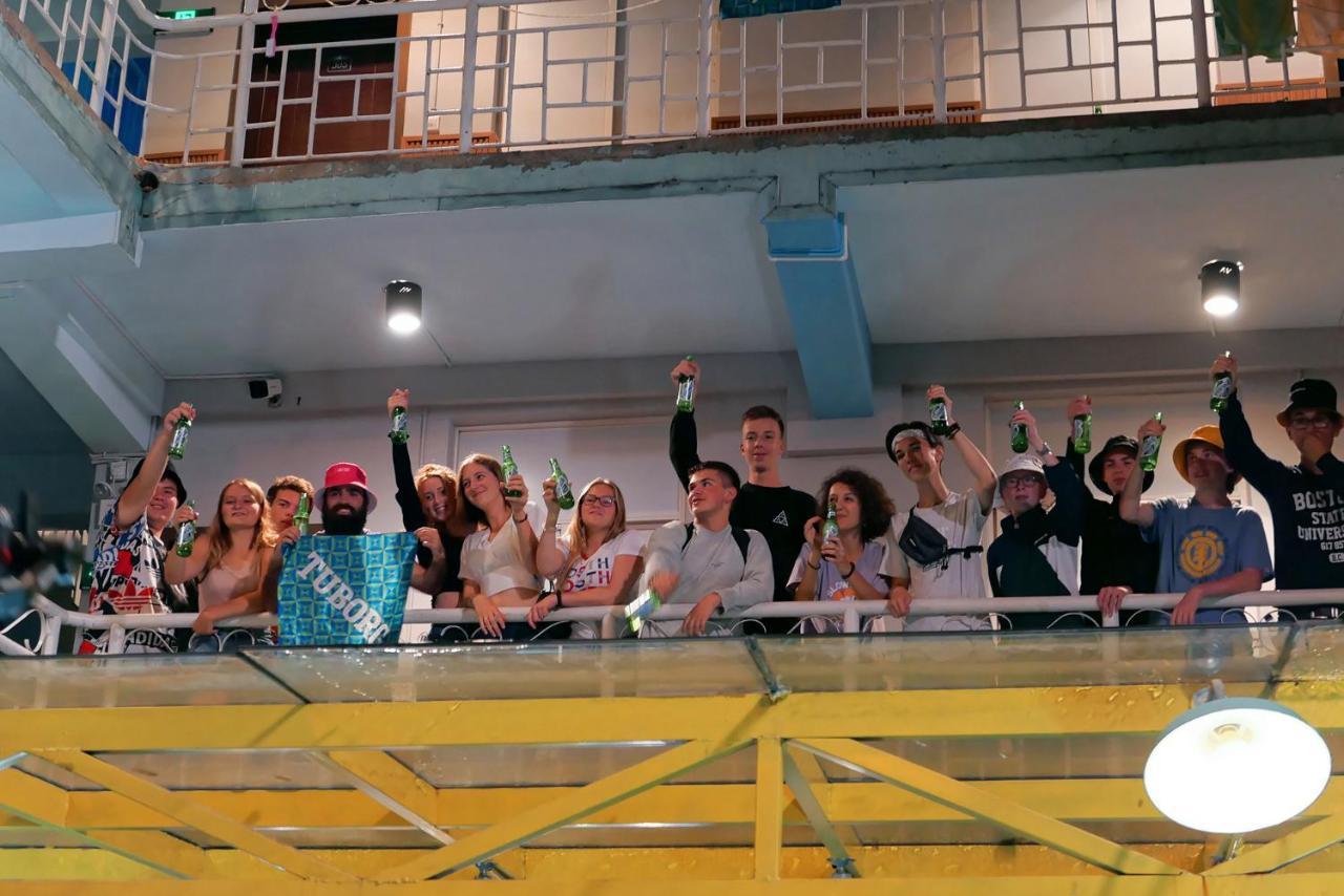 The Cloudland International Youth Hostel Close To The City Center,10 Min Walks To The Subway, Close To The Night Market, Old Street, Green Lake, English-Speaking Service, Free Activity Convenient Payment And Visa Cards Are Accepted Kunming Bagian luar foto